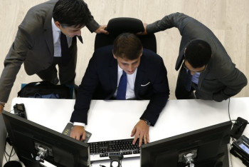 Мамин дал поручения по реализации программ в сфере занятости населения