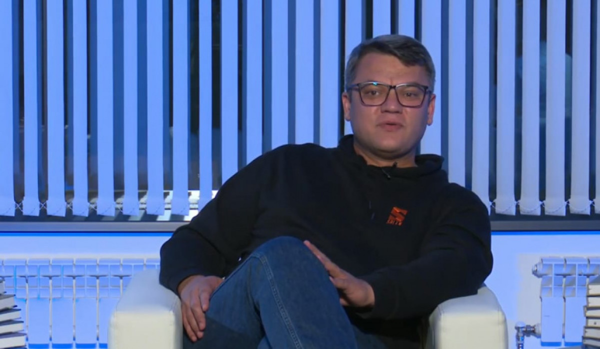 кадр из видео