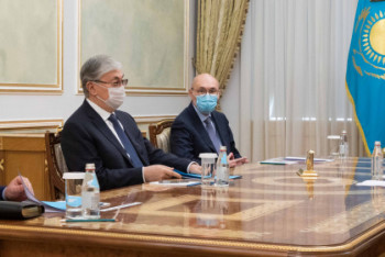 Фотография к новости: Токаев принял Чакрабарти