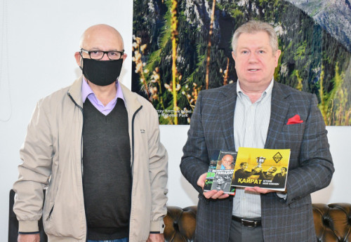 Фотография к новости: Юбилей легенды ФК "Кайрат" Евстафия Пехлеваниди отметили в Греции