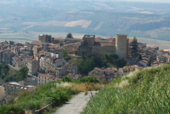 Фотография к новости: Дома по цене гамбургеров будут продавать в Италии