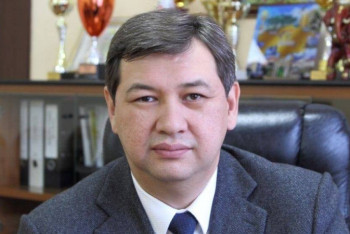 Фотография к новости: Ерлан Киясов внес ясность в свое заявление об отмене выплат медработникам