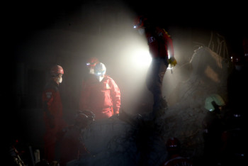 Фотография к новости: Число жертв землетрясения в Турции превысило 100