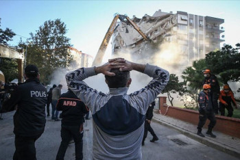 Фотография к новости: Спасательные работы в зоне землетрясения завершены на западе Турции