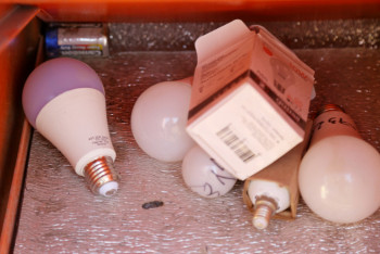 Фотография к новости: Более 600 контейнеров для сбора ртутьсодержащих ламп установлено в Нур-Султане