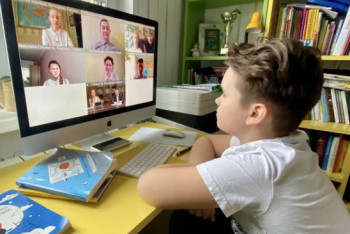 Фотография к новости: Что страшнее: безграмотность или коронавирус? Разбираем качество онлайн-обучения школьников