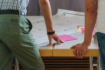 Фотография к новости: Расследовать факты торговли людьми обучают госинспекторов труда в Казахстане