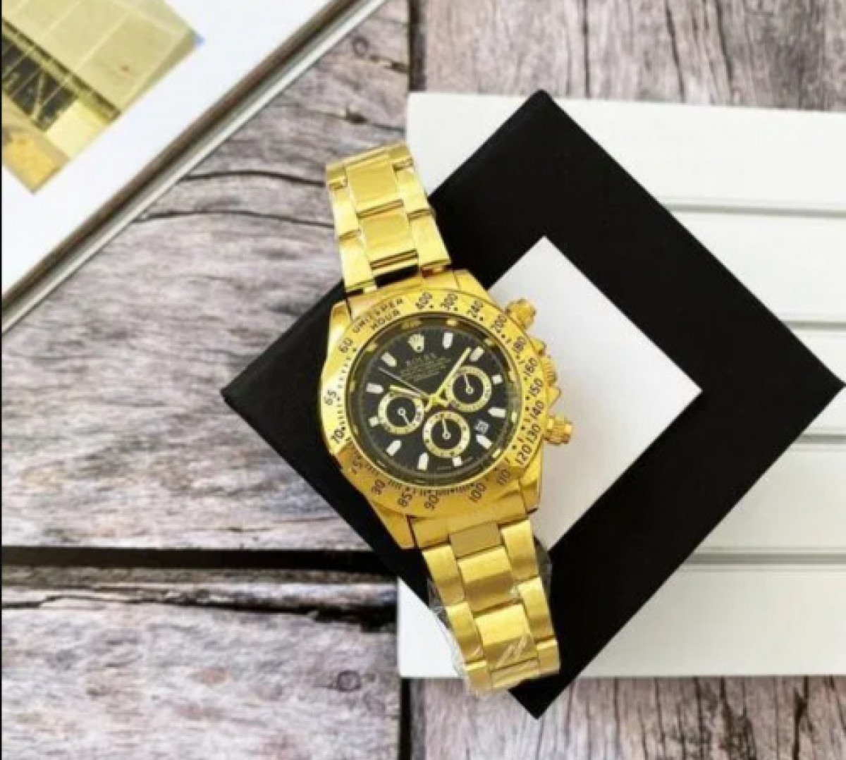 Rolex и рубашка для Бозумбаева, Jack Daniels для Султанова: какие подарки получали казахстанские министры