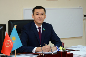 Фотография к новости: Айкын Конуров избран председателем партии коммунистов