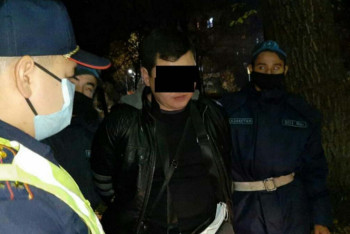 Фотография к новости: Вооруженного пистолетами мужчину задержали в Алматы