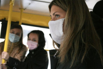 Фотография к новости: Врач посоветовал помолчать во время пандемии