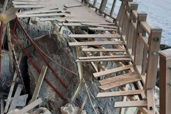 Фотография к новости: Камнепад разрушил Скальную тропу в Актау