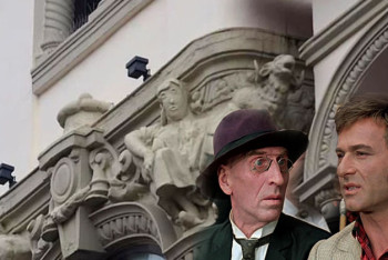 Фотография к новости: Реставраторы обезобразили старинную скульптуру в Испании