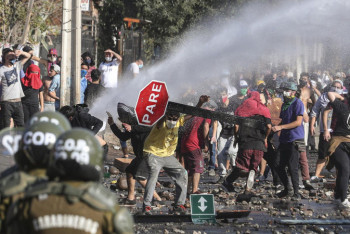 Фотография к новости: Народные волнения из-за коронавируса грозят миру