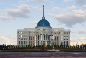 Фотография к новости: Токаев поздравил нового президента Молдовы с победой