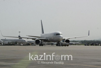 Фотография к новости: Доходы авиакомпаний упали вдвое в Казахстане