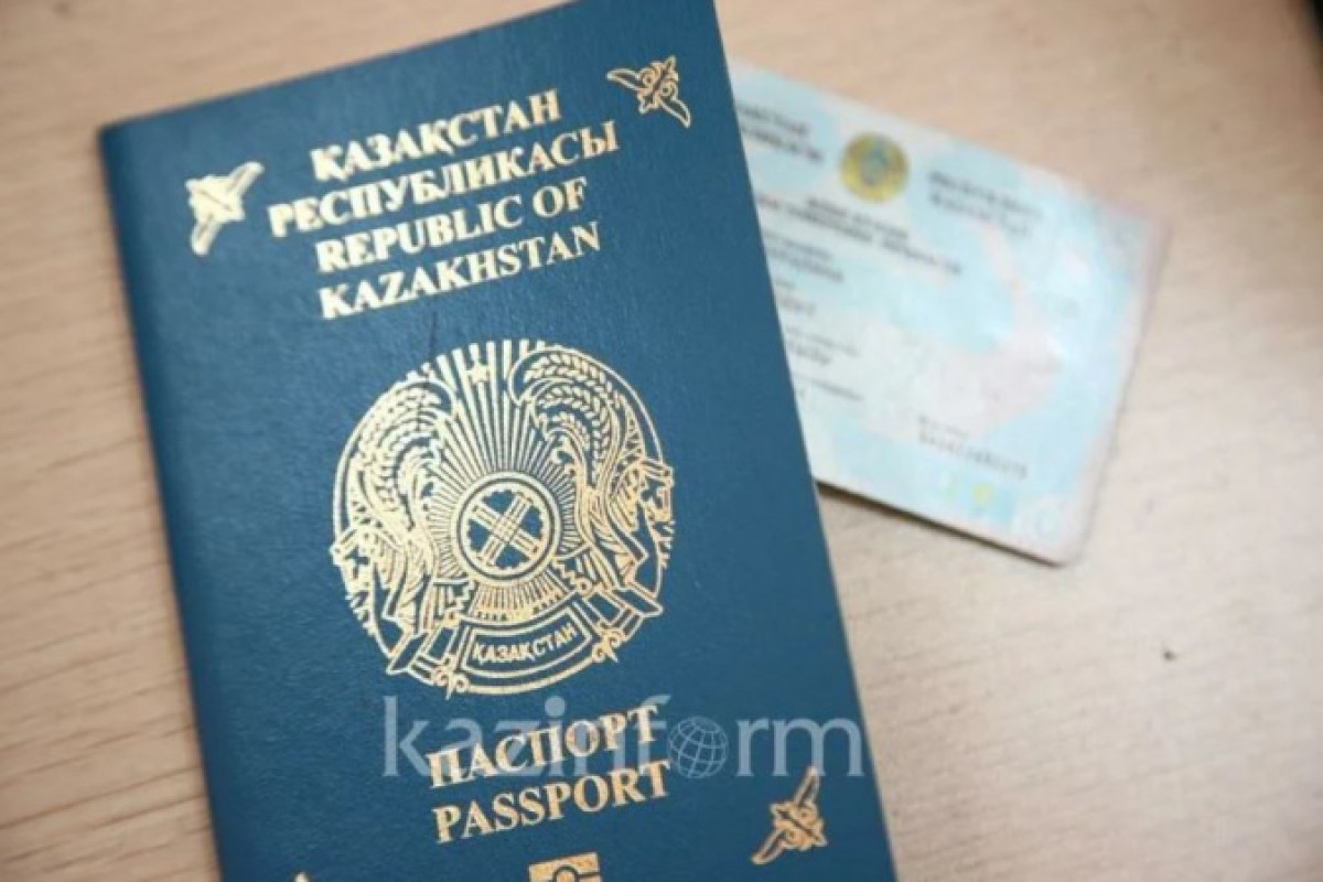 Госслужащих и руководителей нацкомпаний будут увольнять за двойное гражданство