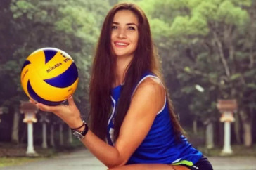 Фотография к новости: Одна из самых красивых волейболисток Казахстана завершила карьеру