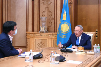 Фотография к новости: "На медсотрудниках лежит большая нагрузка и ответственность" – Назарбаев