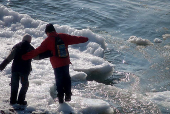 Фотография к новости: О правилах безопасности на льду напомнили спасатели Нур-Султана