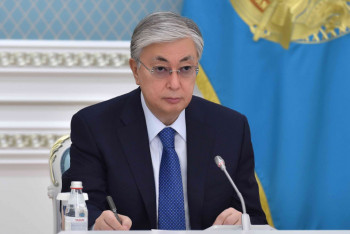 Фотография к новости: Токаев побеседовал с председателем коллегии ЕЭК