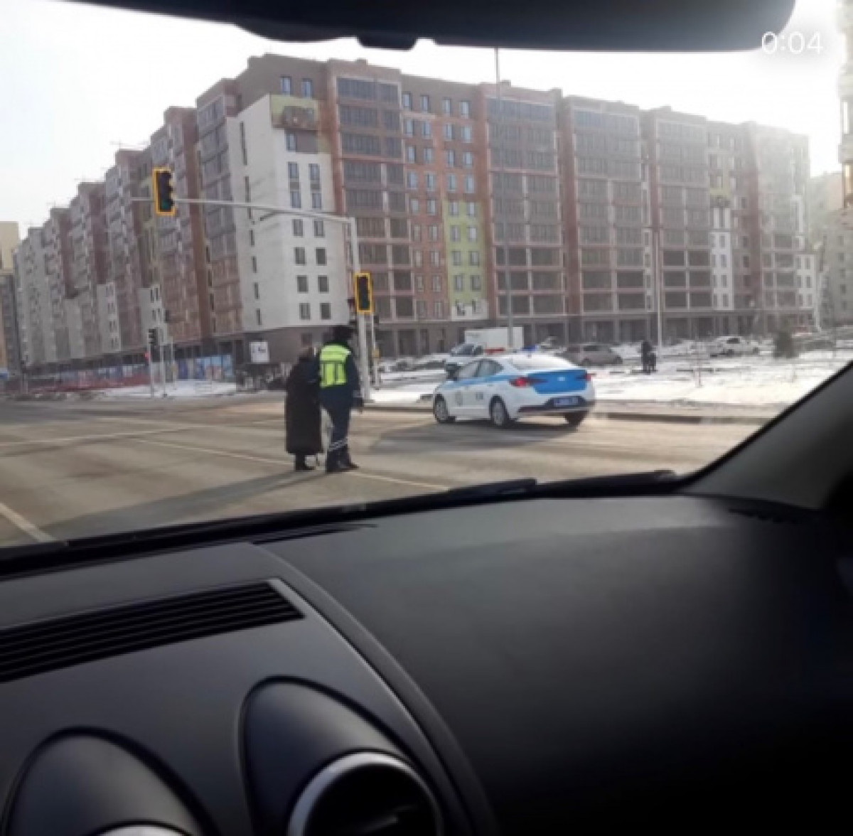 кадр из видео