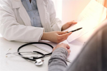 Фотография к новости: Астанчанин украл телефон на приеме у врача и спрятал его в сугроб