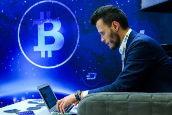 Фотография к новости: Курс биткоина подобрался к 20 тысячам долларов — новый исторический рекорд