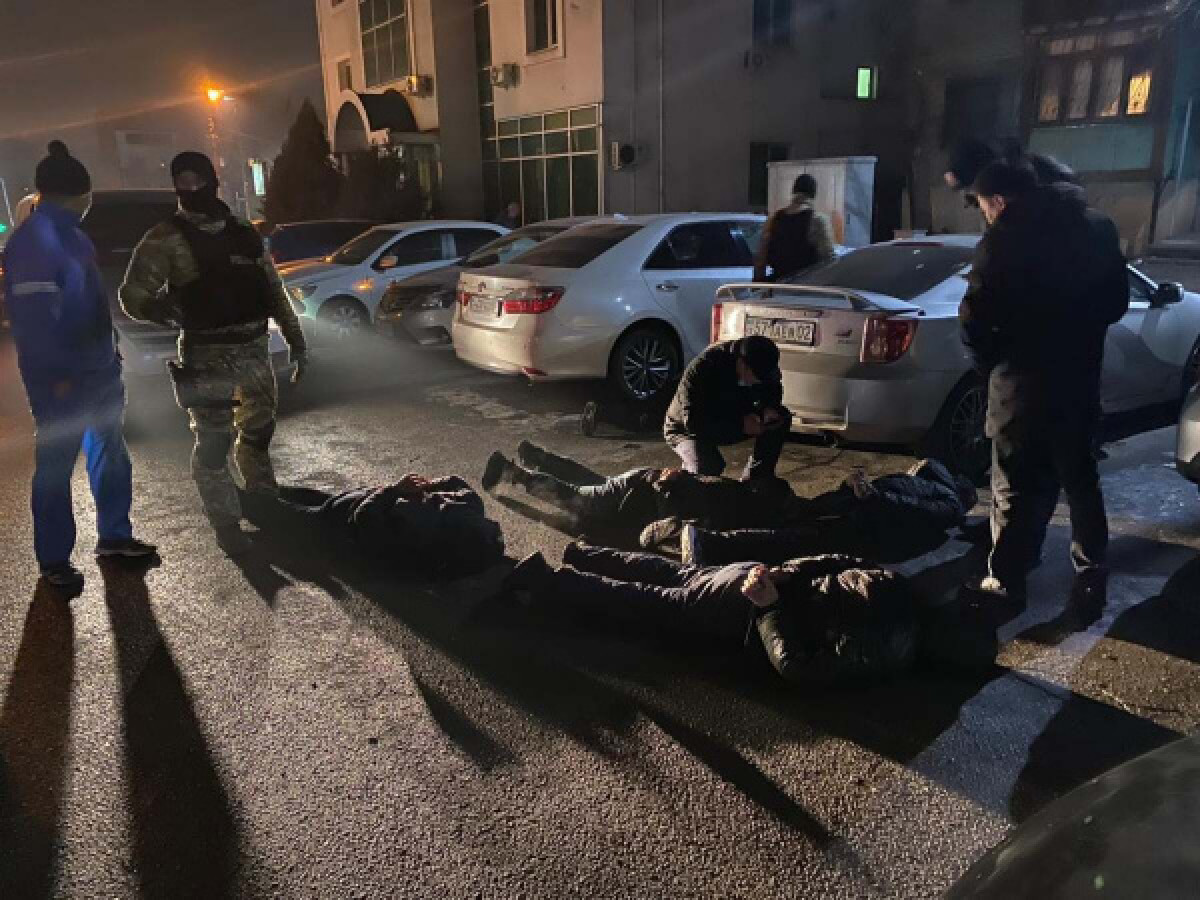 Спецоперация в Алматы: задержана группа домушников из ВКО