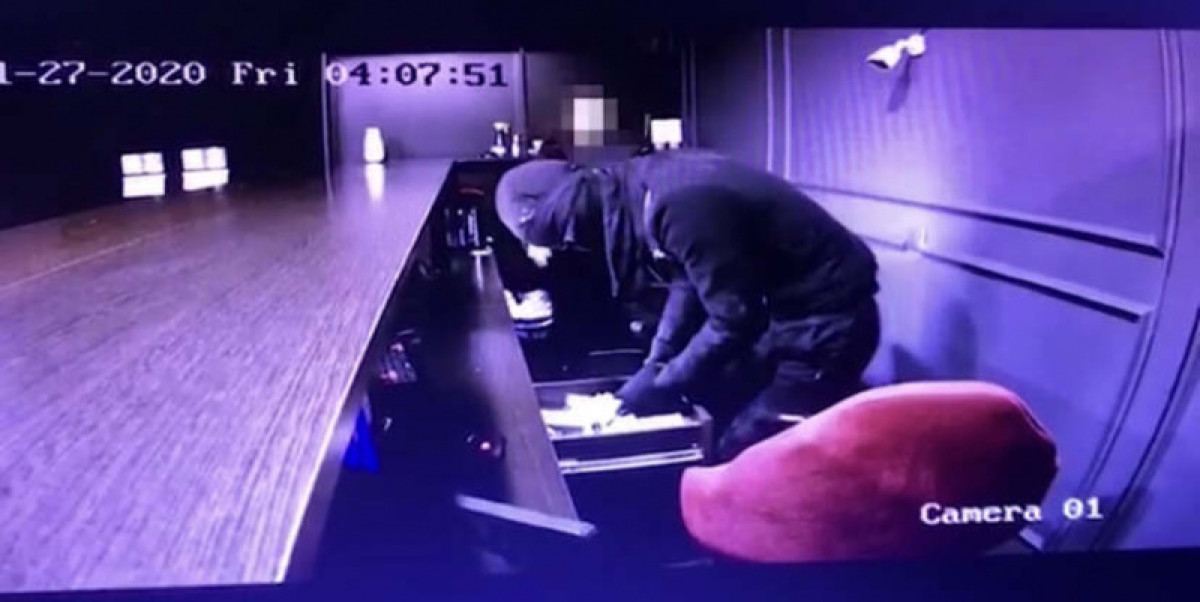 Дерзкое ограбление букмекерской конторы попало на видео в Шу