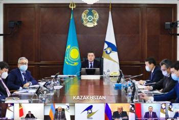 Фотография к новости: Усилить инвестиционную деятельность в ЕАЭС предложил Мамин