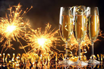 Фотография к новости: В России вирусологи разрешили немного шампанского после вакцинации от коронавируса