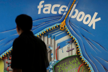 Фотография к новости: Facebook будет вынуждена продать Instagram и WhatsApp