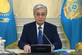 Фотография к новости: Токаев наградил имамов Казахстана