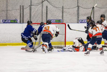 Фотография к новости: "Айсулу" одержала "сухую" победу в Европейской женской хоккейной лиге