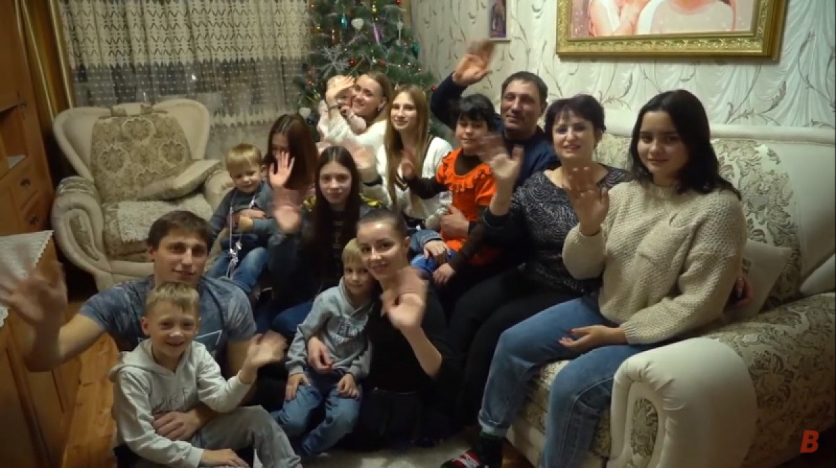 кадр из видео