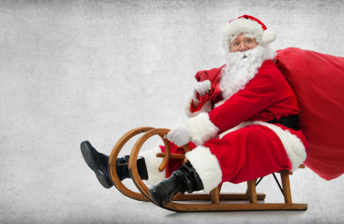 Полиция остановила Санта-Клауса за то, что на санях не было фар