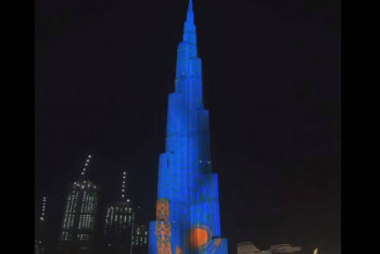 Фотография к новости: В цвета казахстанского флага окрасился небоскреб Бурдж-Халифа в Дубае