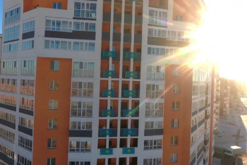 Фотография к новости: Флаги на балконах вывесили жители Акмолинской области