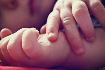 Фотография к новости: Брошенного на улице Жанаозена младенца взяли под опеку