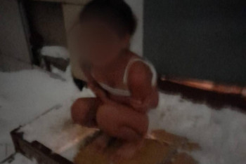 Фотография к новости: Астанчанка выставила восьмилетнюю дочь в мороз на улицу: новые подробности скандальной истории