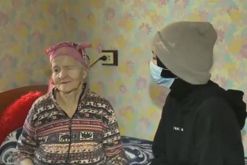 Фотография к новости: Одинокую бабушку забрали в семью в Актобе