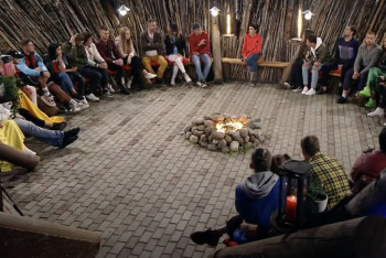 Фотография к новости: Бывшая участница "Дома-2" раскрыла зарплаты его обитателей