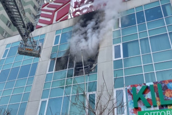 Фотография к новости: Бизнес-центр загорелся в Алматы