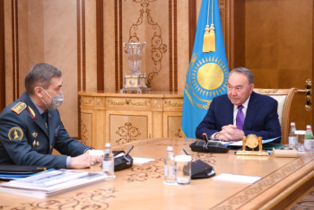 Фотография к новости: Ермекбаев рассказал Елбасы о развитии военной медицины