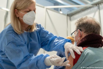 Фотография к новости: Житель Израиля скончался от сердечного приступа через пару часов после вакцинации от коронавируса