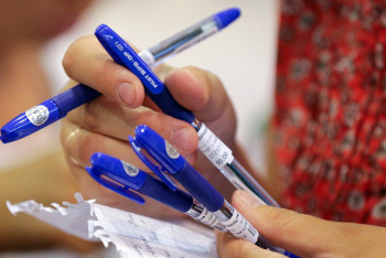 Фотография к новости: Казахстанцев попросили приходить на выборы со своими ручками