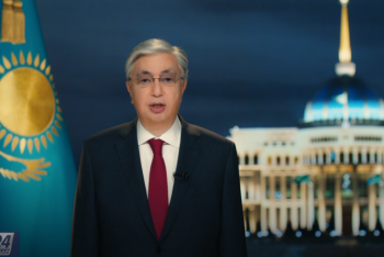 Фотография к новости: Касым-Жомарт Токаев поздравил казахстанцев с Новым годом