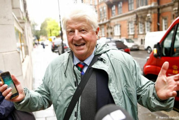 Фотография к новости: Отец британского премьера Бориса Джонсона решил стать гражданином Франции