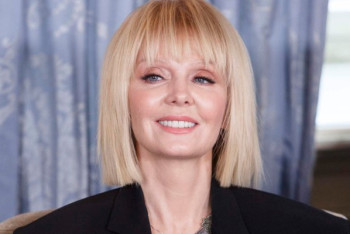 Фотография к новости: Певица Валерия впервые стала бабушкой